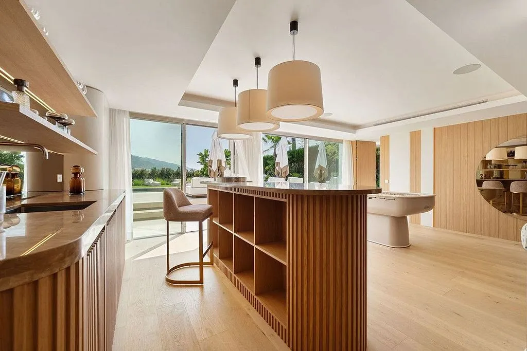 Köök - Modern Villa with Pool in Nueva Andalucía