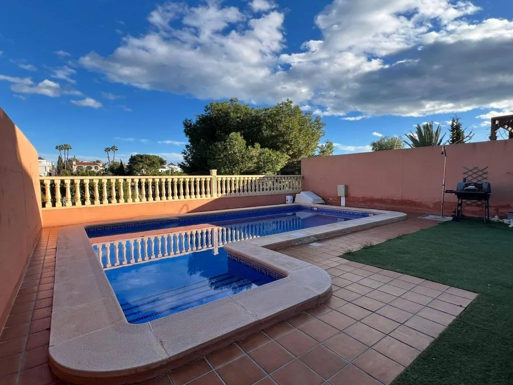 Piscine - Luxury House with Pool in Torrevieja