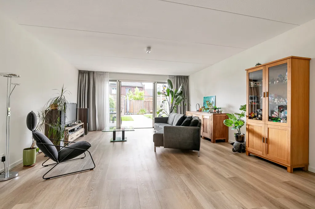 Séjour - Modern Two-Storey House with Garden in Babberich