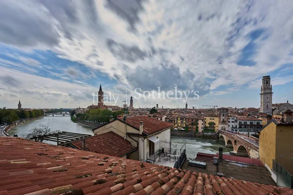 Terrasse - Luxury Penthouse with River View in Verona