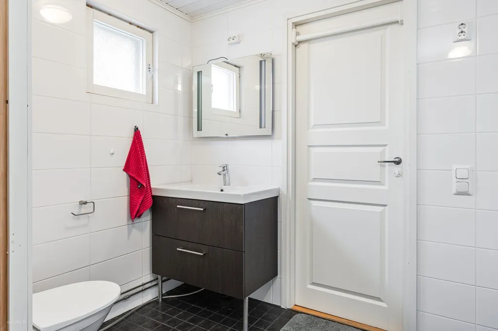 Vannitoad - Modernised Townhouse with Sauna in Järvenpää