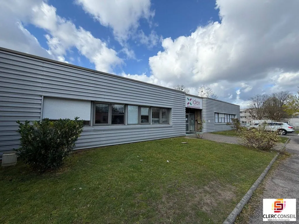 Extérieur - Bureaux Rénovés avec Parking à Rouen Sud