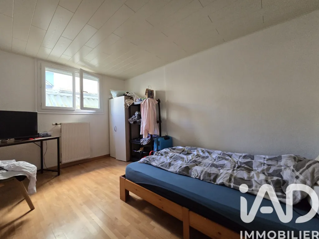 Bedrooms - 5-Piece Apartment with Balcony in Paris