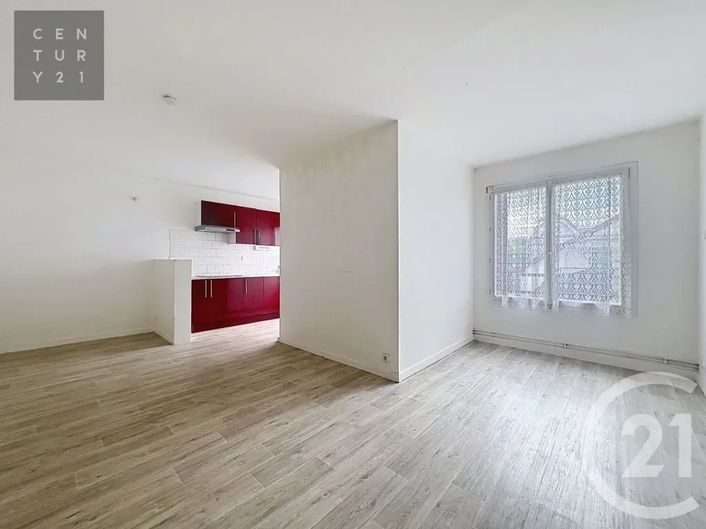 Séjour - Deux Appartements Indissociables avec Parking à Troyes