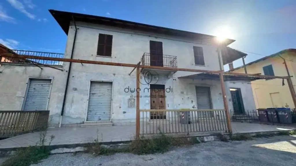 Välivaade - Terraced House with Commercial Space in Pontebari