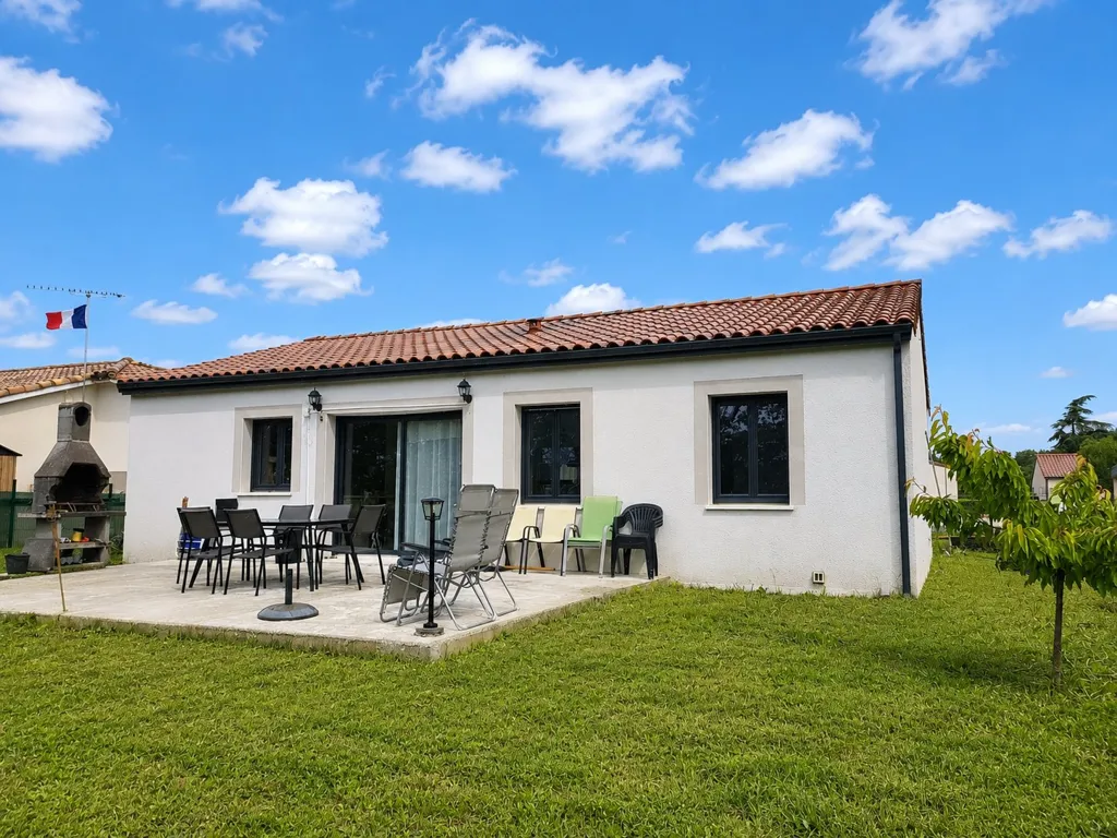 Terrazza - Contemporary House with Pool in Puydaniel