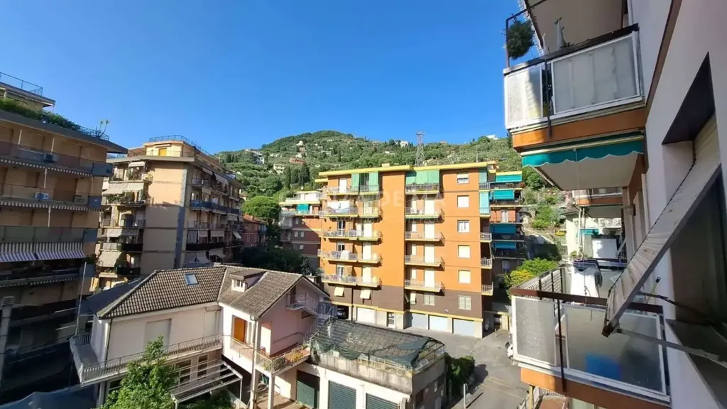Balcon - Trilocale with Terraced Views in Rapallo
