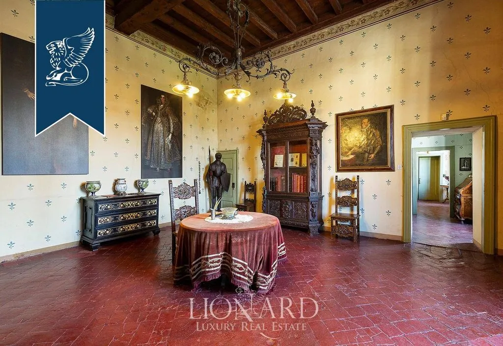 Sala da pranzo - 15th-Century Palace with Tower in Lombardy