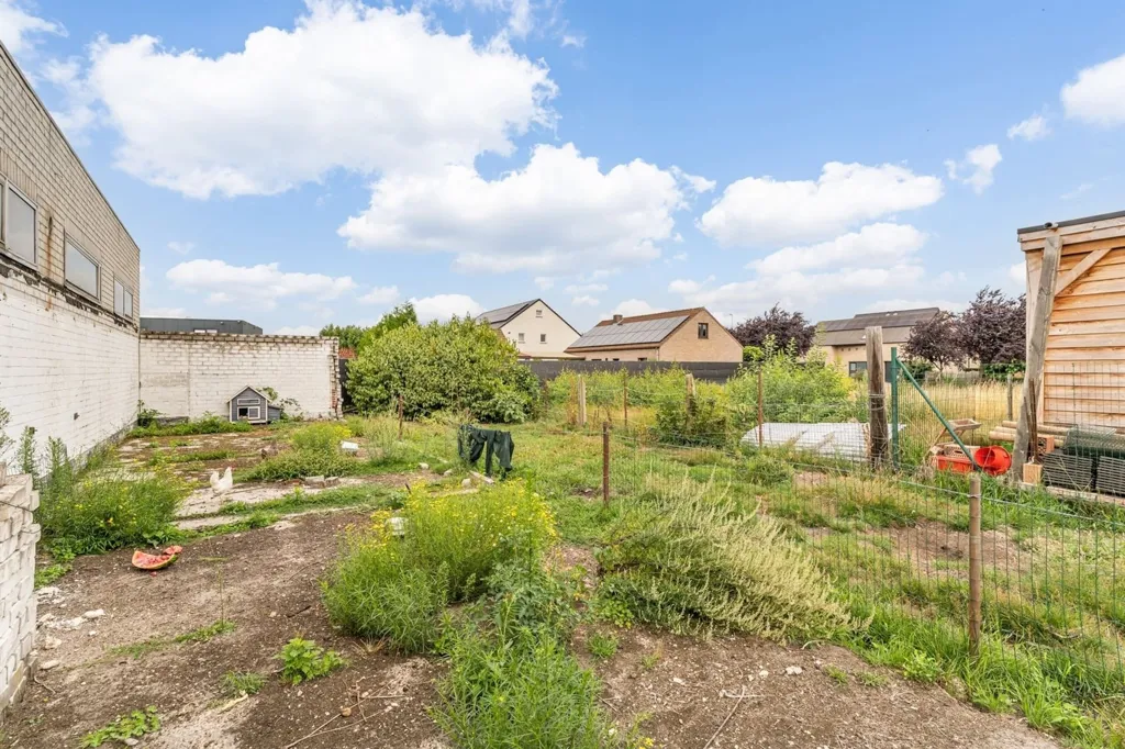 Jardin - Bungalow avec Magasin sur un Grand Terrain à Bruxelles