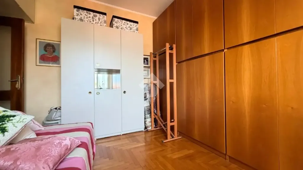Camere da letto - Trilocale with Balcony in Brescia