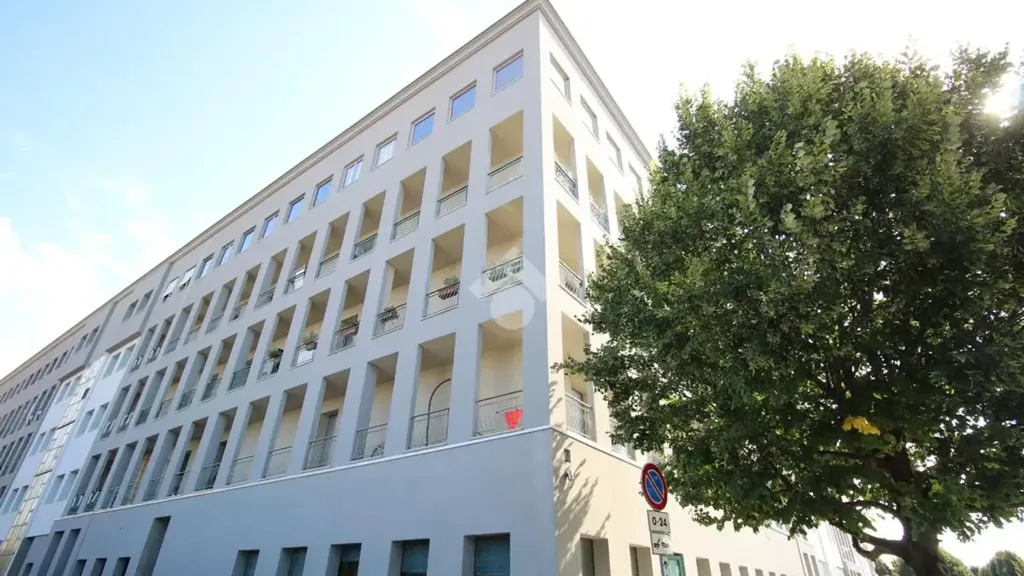Välivaade - Apartment with Balcony in Brescia