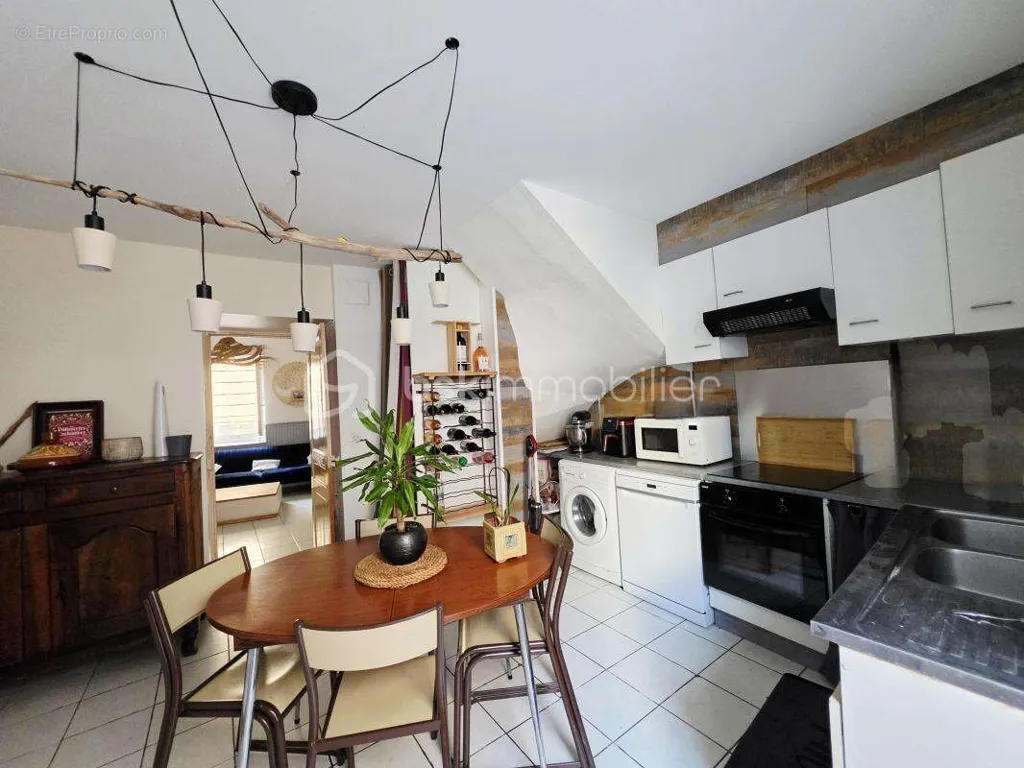 Cuisine - Maison de Village Traversante avec 4 Chambres en Centre-Ville