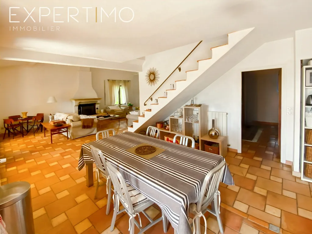 Salle à manger - Villa avec Vue sur le Luberon près de Viens