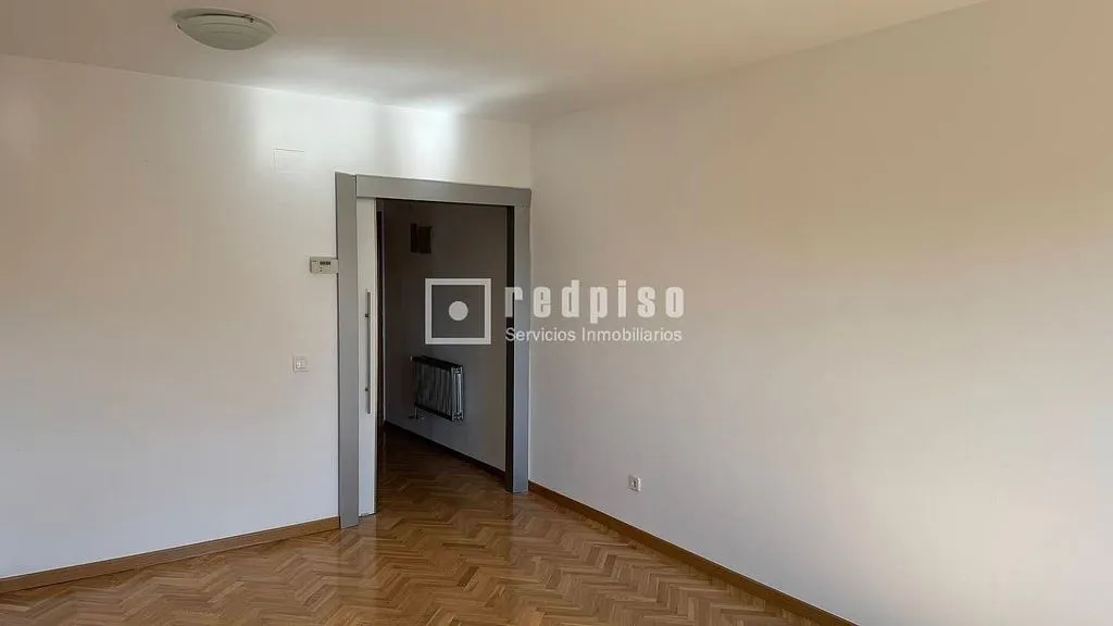 Pièces - Apartment with Pool in Las Rosas, Madrid