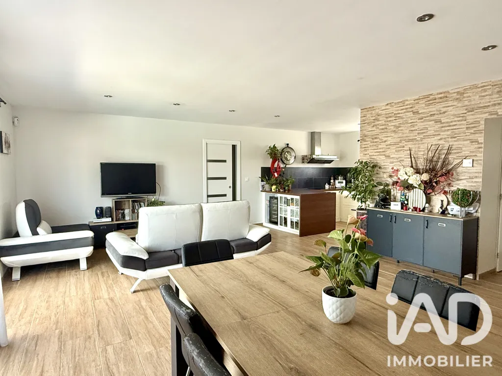 Söögituba - Contemporary Flat-Plan House with Pool in Belin-Béliet