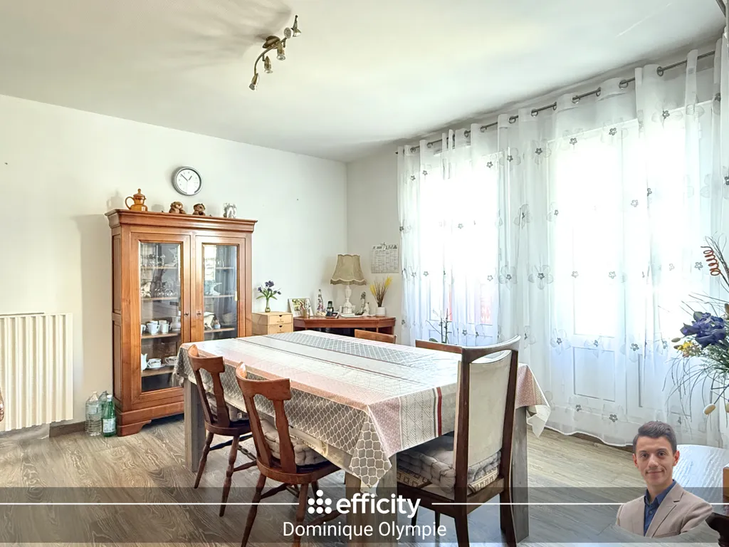 Söögituba - T5 Apartment with Balcony in St Brieuc