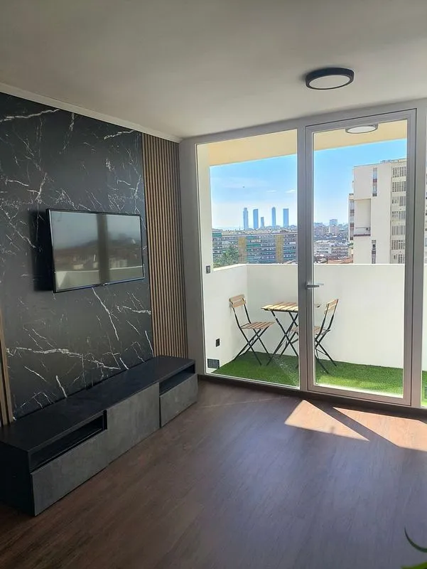 Living Room - Apartment with Terrace in Canillas, Madrid