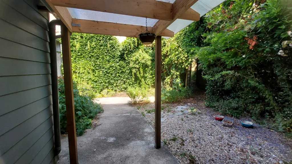 Garden - Village House with Courtyard in Varaignes