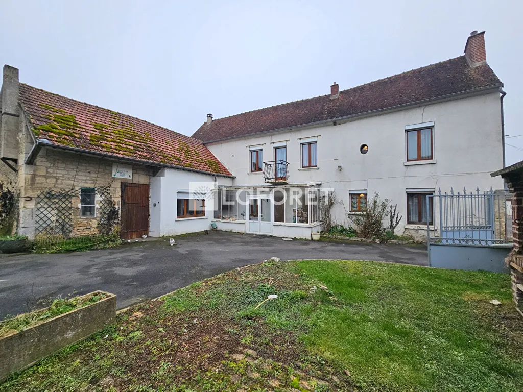 Aed - 1939 House with Workshop in Ully-Saint-Georges