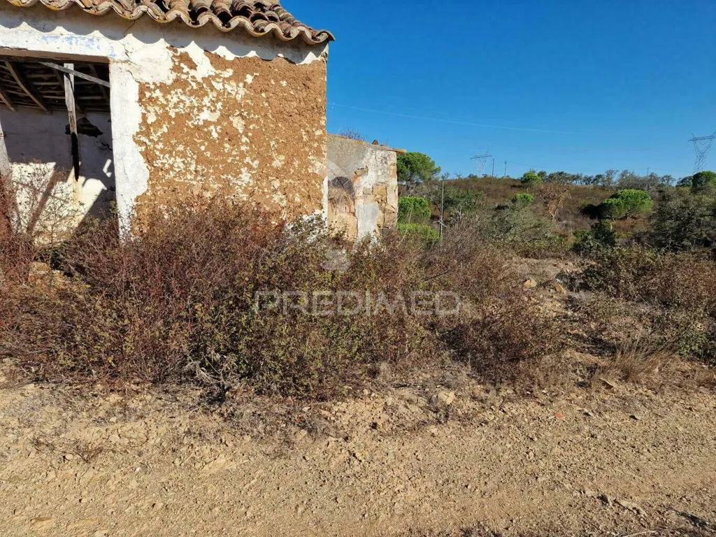 Extérieur - Ruin with Construction Potential in São Francisco da Serra