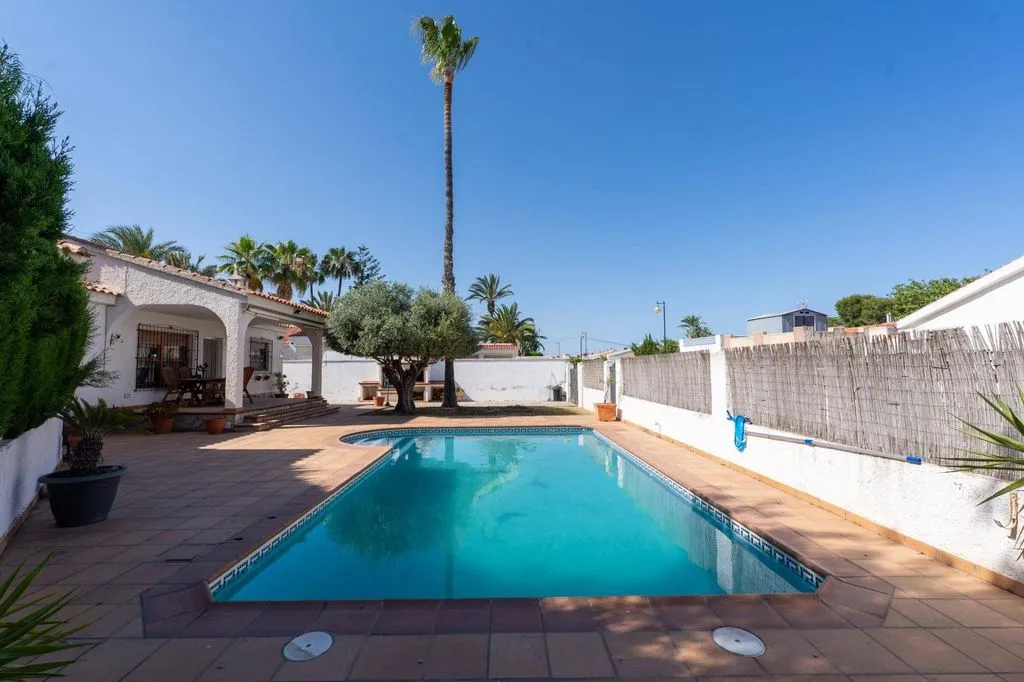 Piscine - Detached House with Pool in Torrevieja