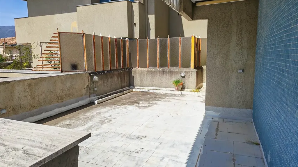 Terrass - Spacious Apartment with Terrace in Mendicino