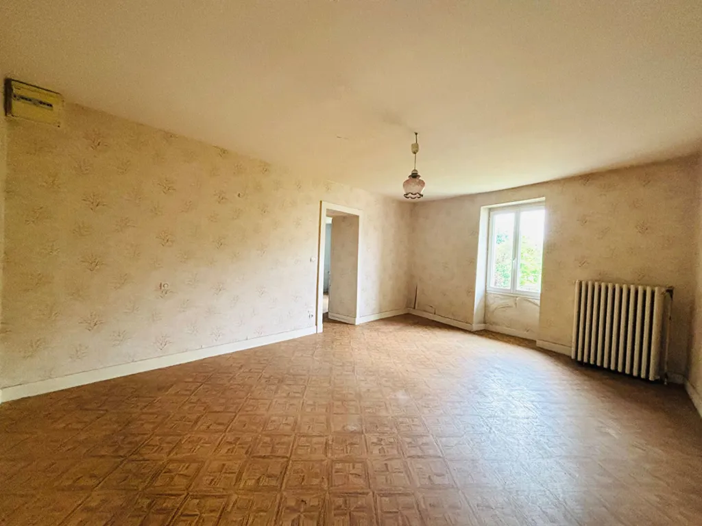 Séjour - Maison à Rénover avec Jardin au Centre de Quingey