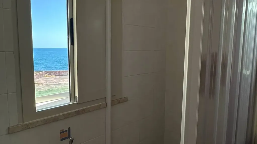 Vannitoad - Two Seafront Apartments in Augusta