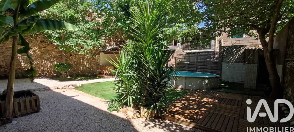 Jardin - Maison de Caractère avec Piscine à Adissan