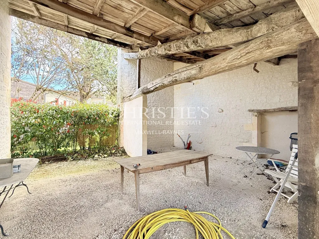 Aed - Former Cognac Distillery in Village