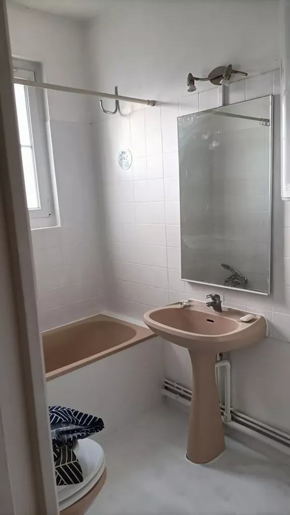 Vannitoad - Renovated Duplex with Parking in Oise