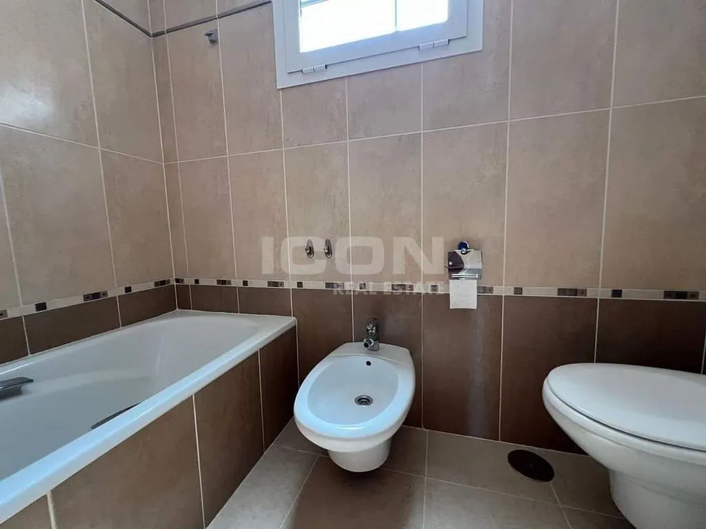 Vannitoad - Renovated Villa with Pool on Avenida San Francisco