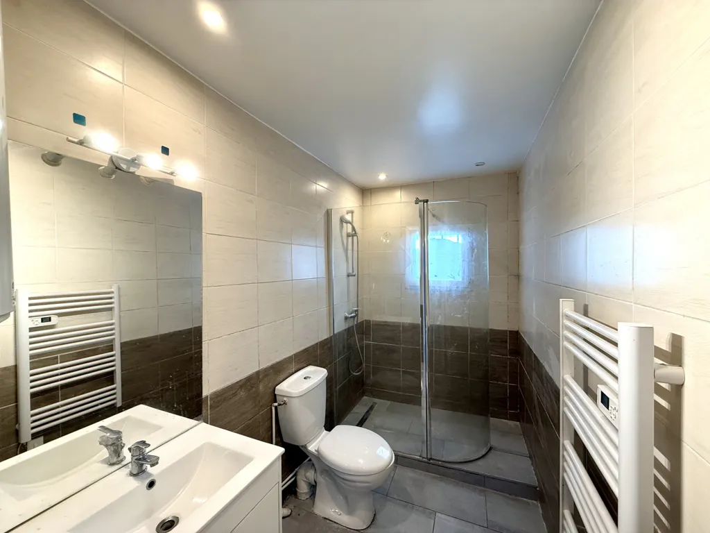 Vannitoad - Refurbished 2-Bed Flat near Tramway in Sevran