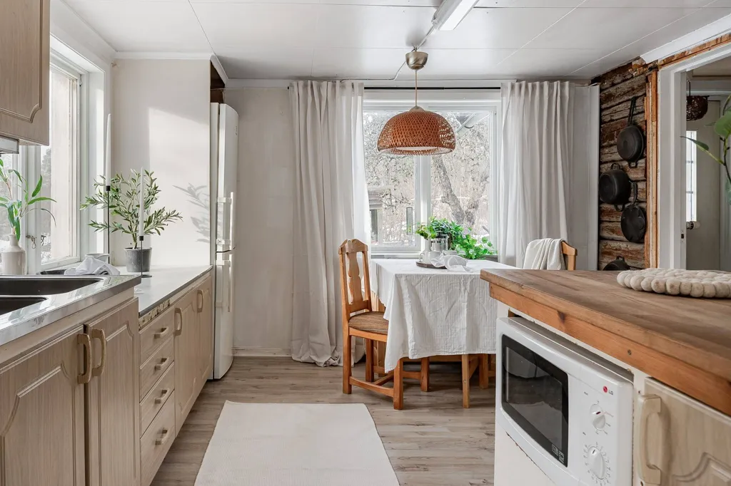 Kitchen - Cottage with Guesthouse in Vingåker