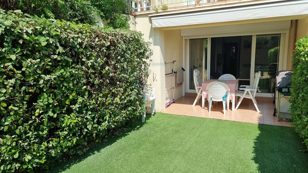 Terrazza - 2-Bed Apartment with Pool in Les Issambres