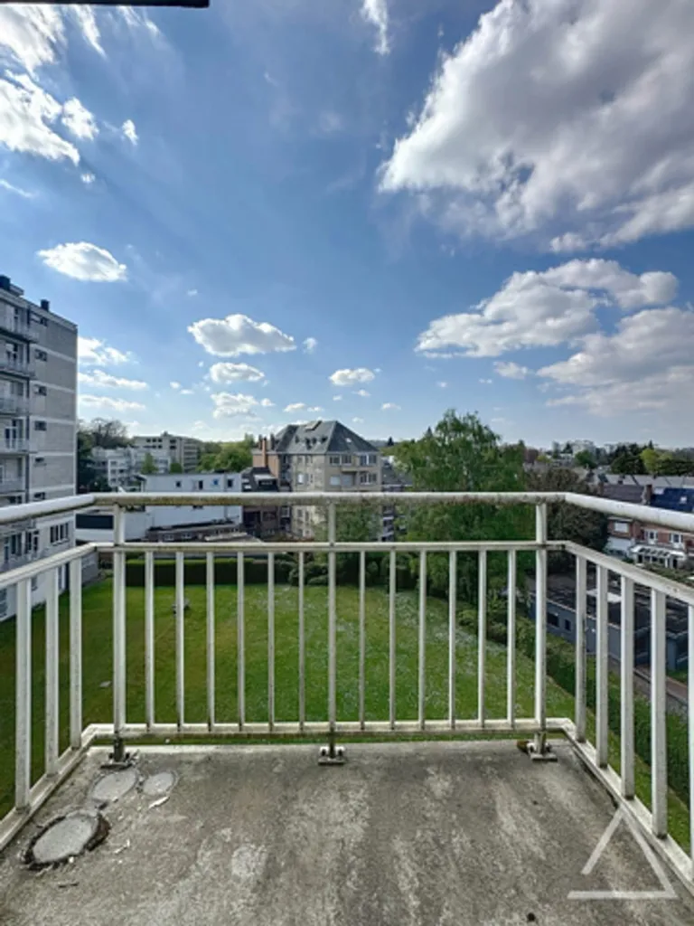 Balcone - 2-Bedroom Flat with Terrace in Central Location