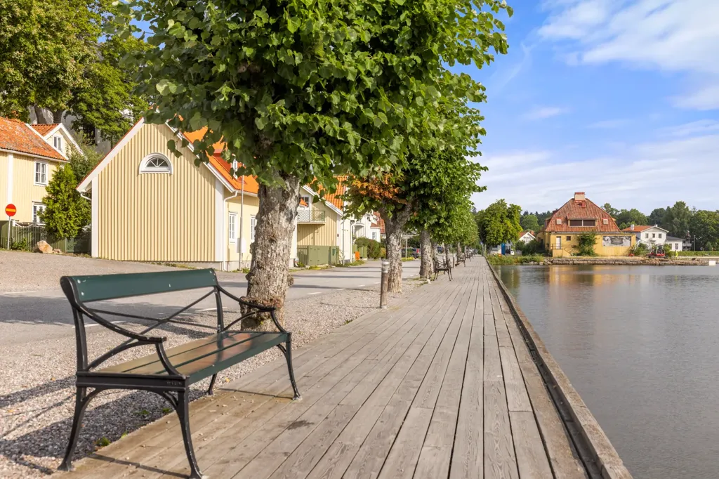 Eco-Friendly Duplex with Solar Panels in Läggesta