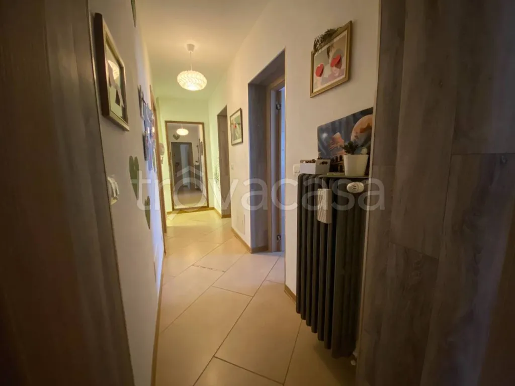 Esik - Rustic Villa with Private Garden in Carignano