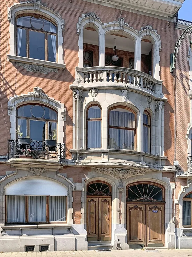Välivaade - Art Deco Masterpiece with Garden in Prestigious Avenue