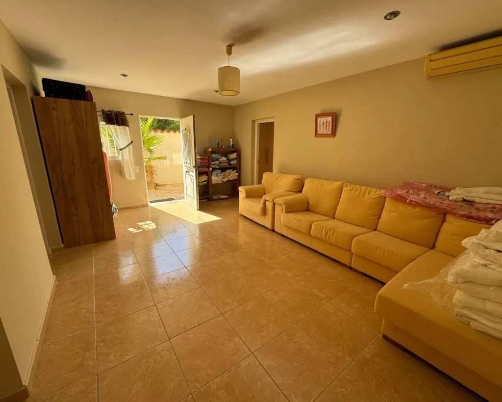 Elutuba - Seven-Bedroom Villa with Pool in Ciudad Quesada