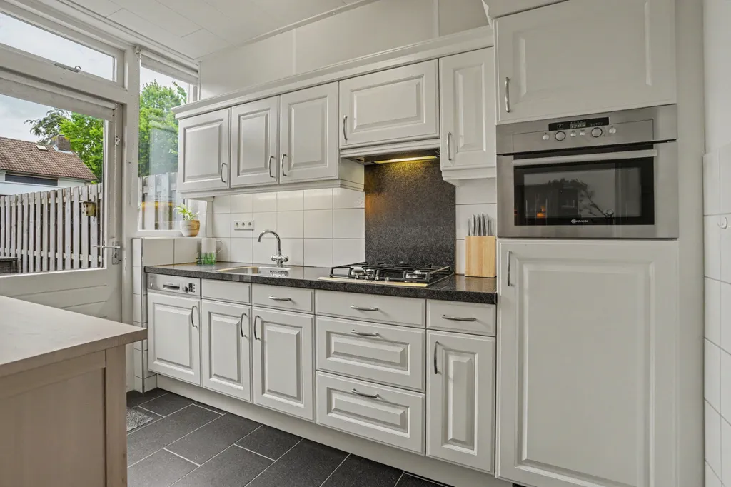 Cucina - Family-Friendly Semi-Detached House in Hapert