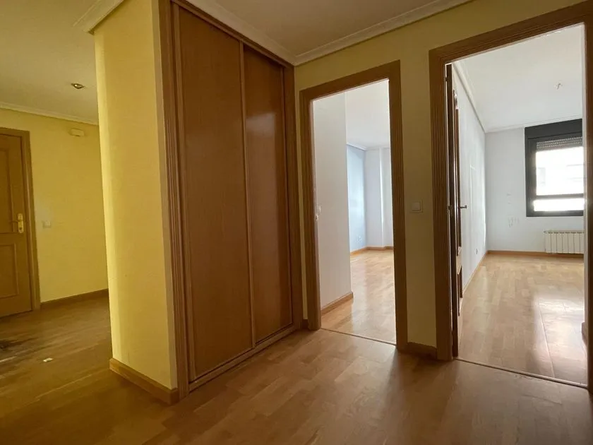Ingresso - Apartment with Balcony in La Rosaleda, Ponferrada