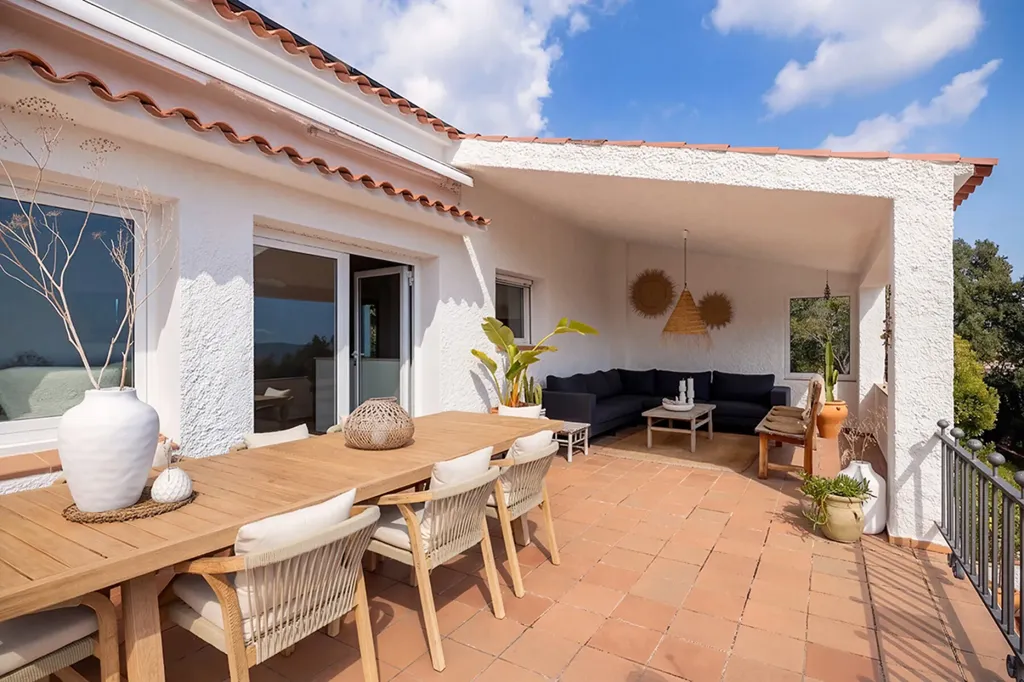 Terrasse - Renovated Villa with Sea View in Vall-Llobrega
