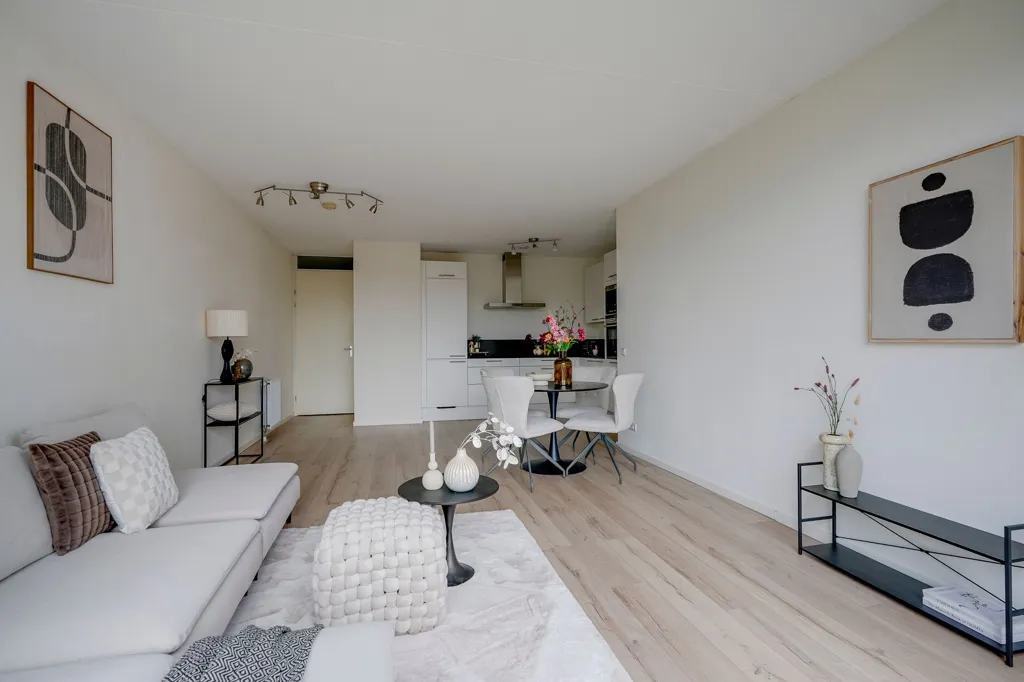Elutuba - 3-Bedroom Apartment with Balcony in Utrecht