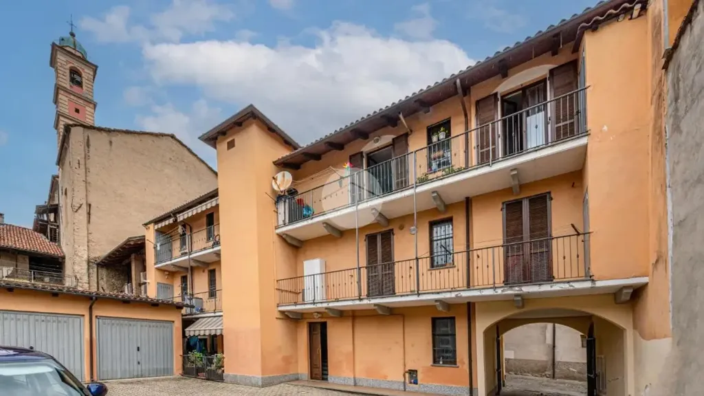 Exterior - Apartment with Balcony in Giaveno Centre