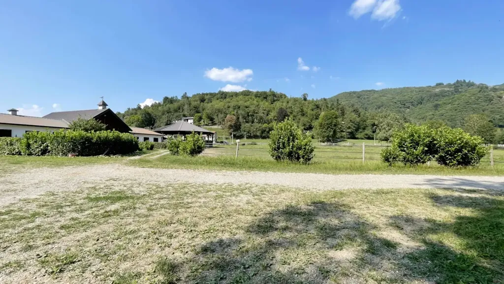 Villa with Equestrian Centre in Ameno