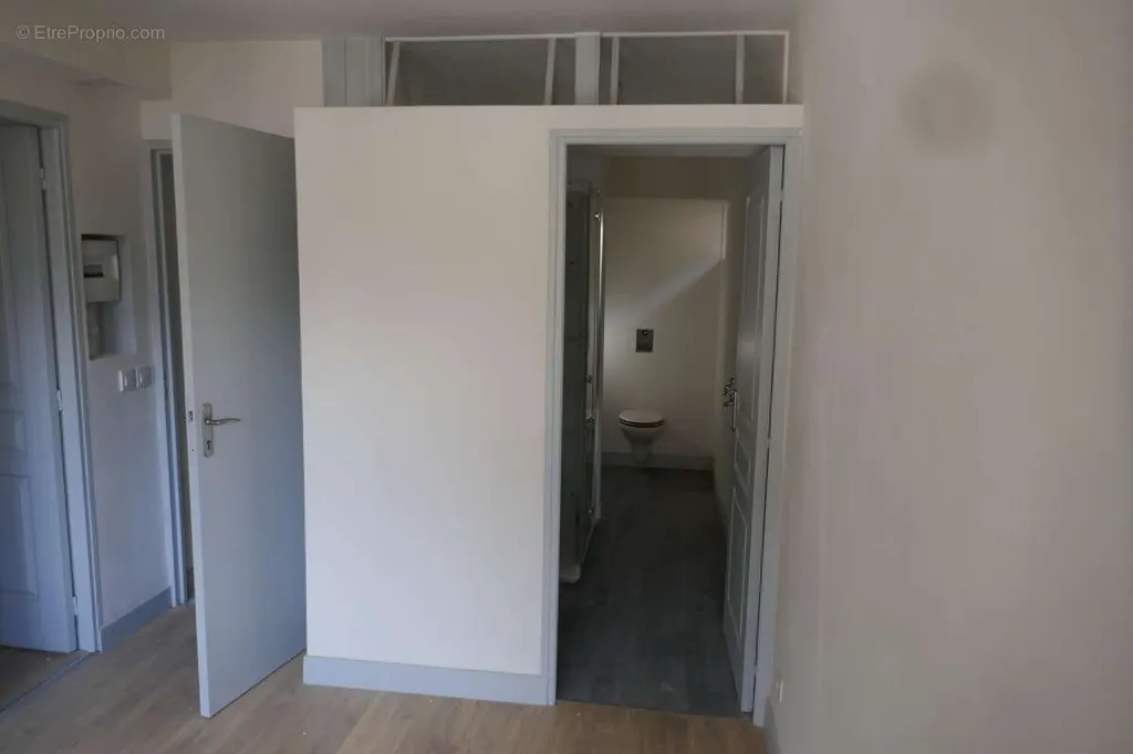 Esik - Investment Apartment Block in La Bourboule