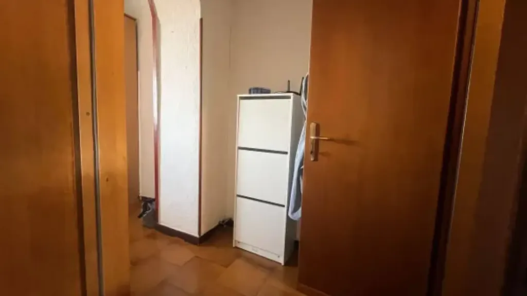 Esik - 2-Bedroom Apartment with Balcony in Como