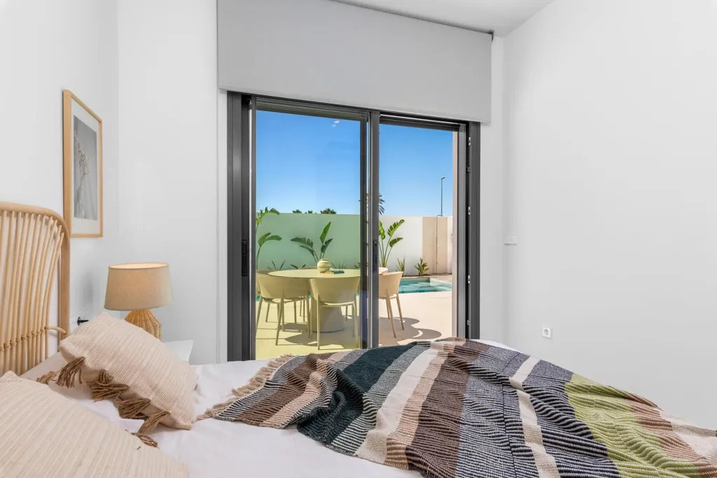 Magamistoad - Newly Built Villa with Pool in Los Alcázares