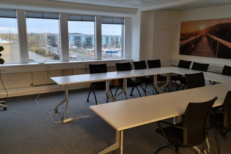 Kabinet - Office Space with Elevator near Ring 4